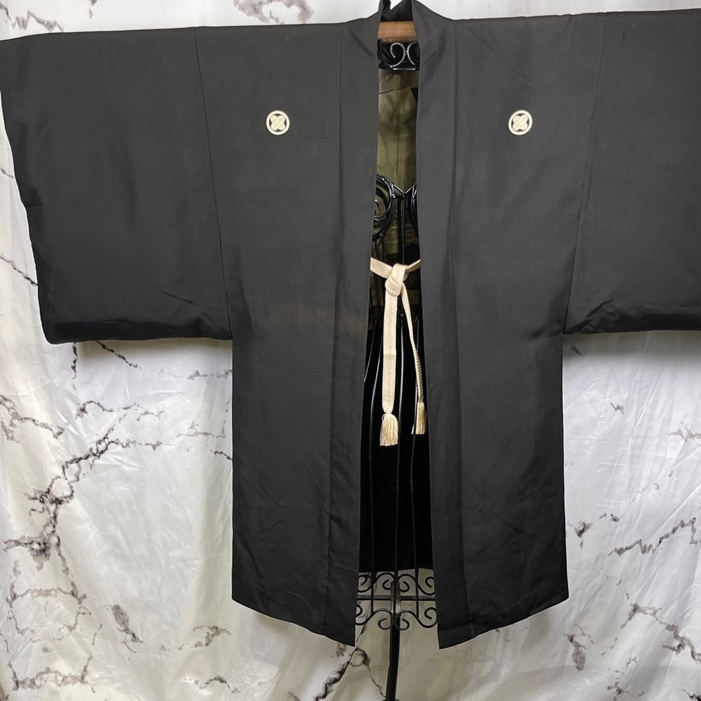 Vintage Silk Japanese Haori Jacket Family Crests Woven Water Scene Interior